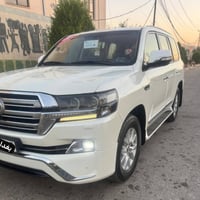 تويوتا لاندكروز 2018 رقم بغداد الدولي فئة GXR    4600 V8 وايت اديشن   ...