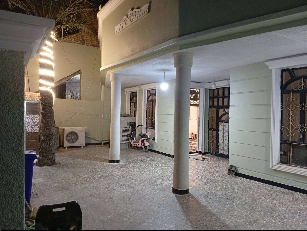 بيت للبيع مساحه 250 متر العنوان سبع قصور شارع ابو علي قرب جامع الحمزة  للاستفسار رقم ***********
