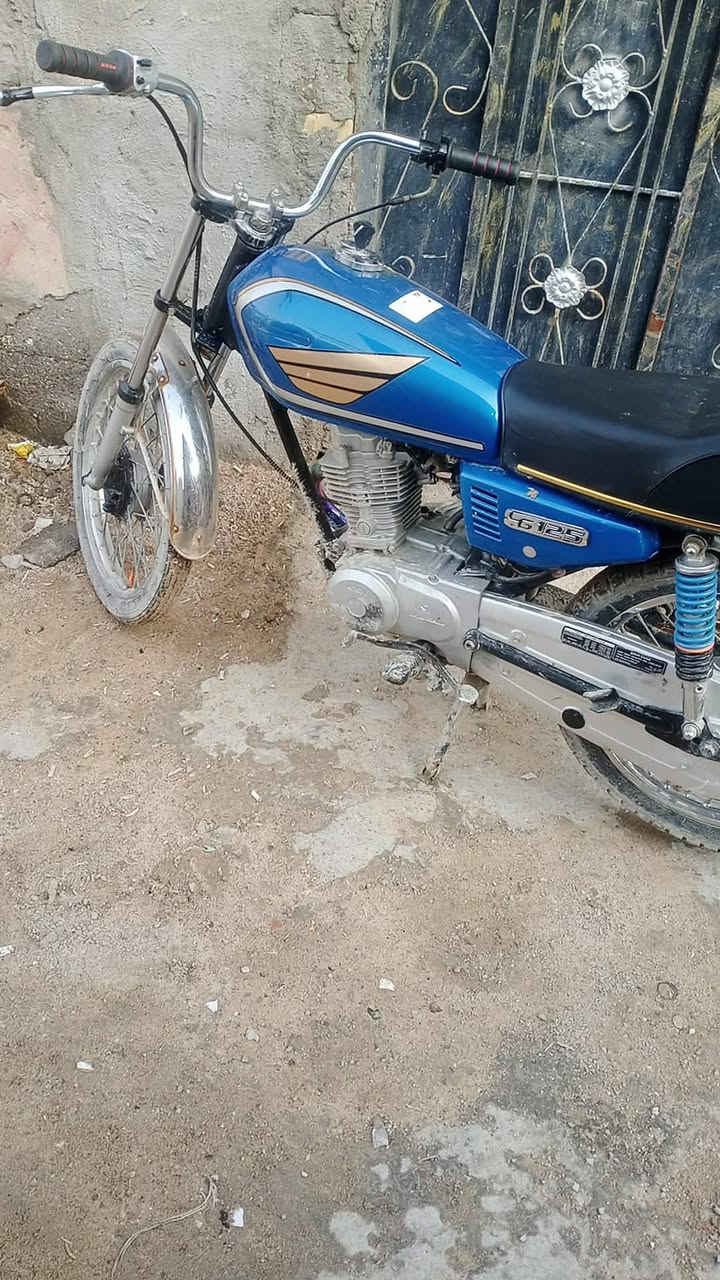 ادوات للبيع دراجه مديل ٢١ نامه ب٤٠٠ وبيه مجال عنوان خمسه ميل


**إذا كنت صاحب هذا الإعلان وتريد حذفه لأي سبب، رجاءا أرسل رسالة إلى الدعم الفني**