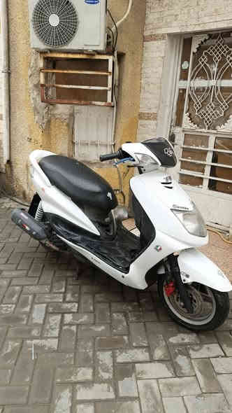 سلام عليكم للبيع سكنس نثية الدراجة جاهزة نكرة سلف مكينة خرسة دبلات بريكات كهربائيات كلها شغالة عارضها ب 500 مكاني الاعظمية ***********
