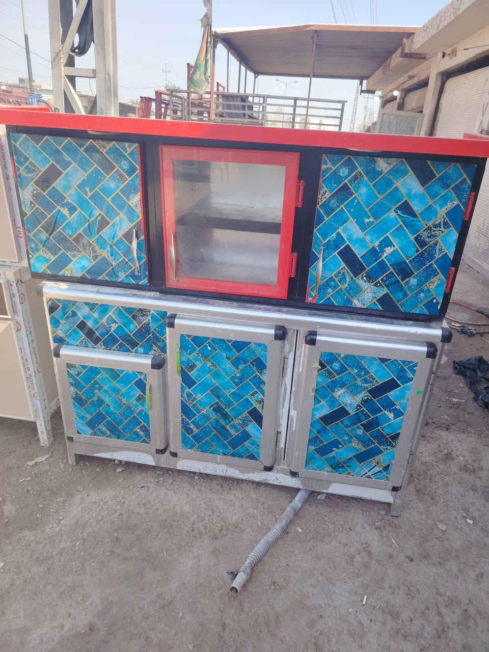 كونترات لبيع كلمن وسعره مكان حله ورديه خارج قرب مستشفى الكفيل وهذه رقمي *********** بيه وتساب ويرهمن مراوس وشتري جميع لكاونترات حتلو مكسر سبالت مكيفات عطلان مولدات شعندك شتري
