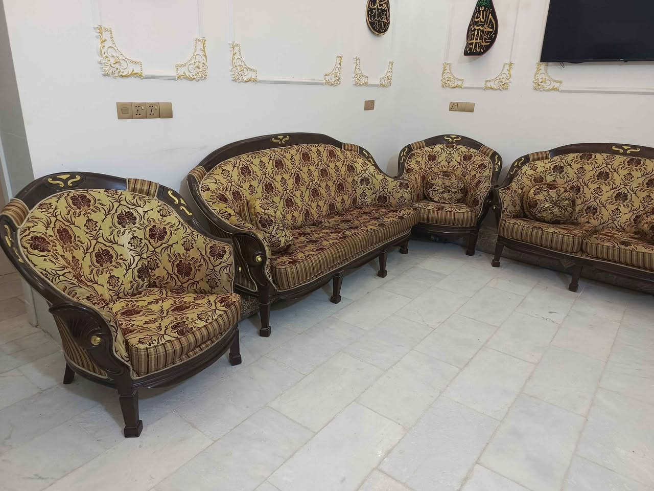 تخم تركي كلاسيك 9 مقعد
خالي من الاضرار 
السعر 750

للتواصل :
***********
*********** كربلاء, العراق
