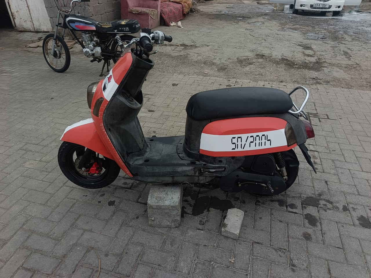 بوليس كابريتر ما ناقصه ايشي غير العينه مالته وموجودة كلشي شغال بيه تجي تفحص وين ماتريد مكاني بصره الحيانيه السعر 750 وبيه مجال قليل كلش الشراي رقم تليفوني *********** واتساب وخط دراجه نهضه ومعدل شرط والكفر بلادي بس صابغه جماليه دراجه محله كلش
