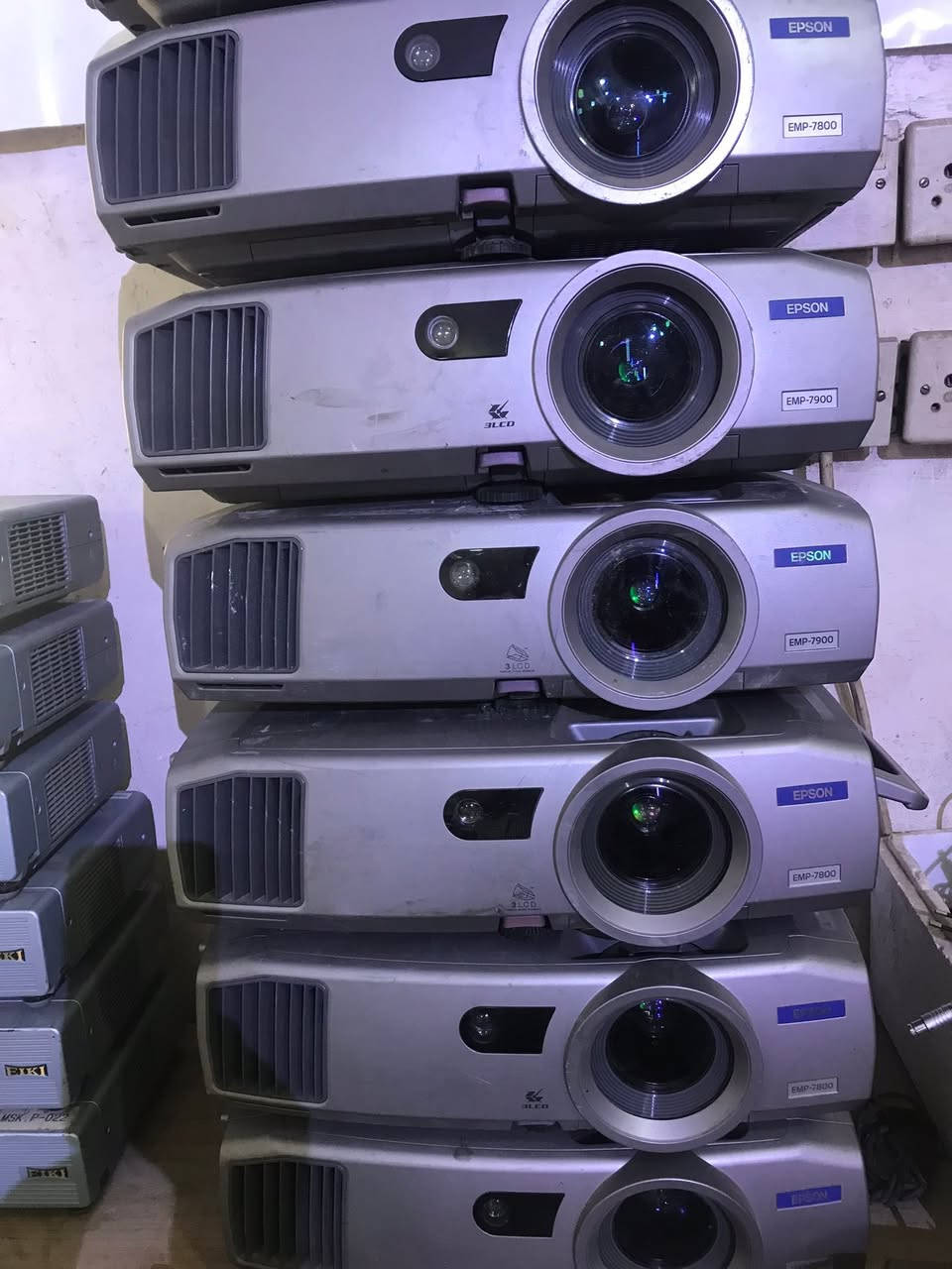 السلام عليكم ..مكتب صخر لصيانه انواع الداتاشو لصحاب المواكب الحسينيه داتاشو مع TV BOOxنوع Epson اصلي مع الضمان بسعر 200 الف


**إذا كنت صاحب هذا الإعلان وتريد حذفه لأي سبب، رجاءا أرسل رسالة إلى الدعم الفني**