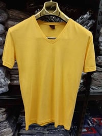 تيشرت رجالي • مقاسات S-XXL • ١٢ألف قطعة