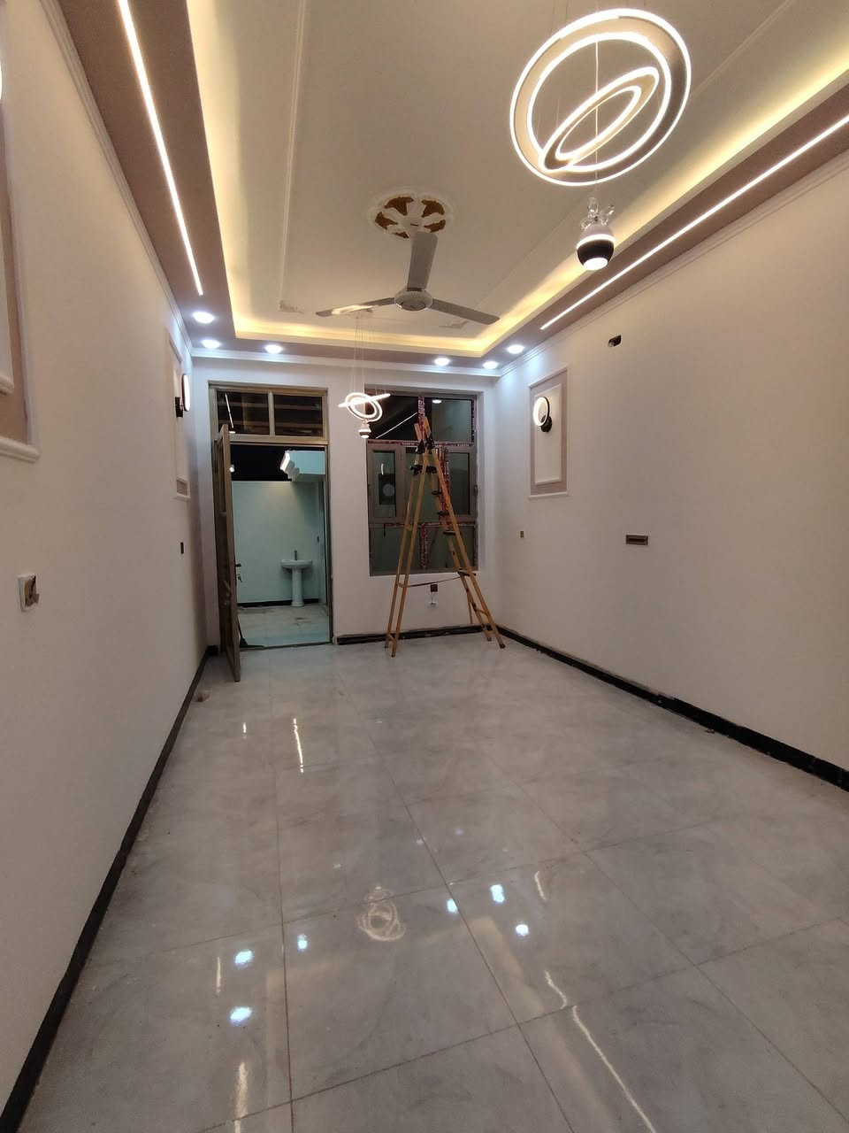 سلام عليكم
بيت للبيع مساحة 150 متر طابو سند 25 البيت جديد بناء 2025 موقعه بغداد الراشدية منطقة الانتصار المهندسين تفاصيل كامله بلفديو للستفسار ااتصل
***********
