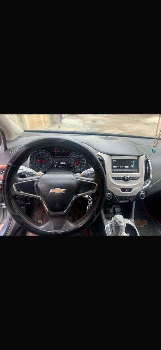 السلام عليكم
شوفر ليت كروز موديل ٢٠١٧ 
سيارة باسمي 
مكاني بغداد 
الرقم ***********
