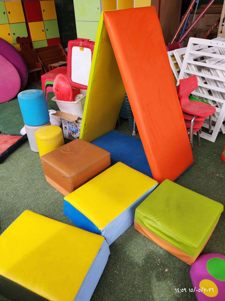 مجموعة العاب فوم  Soft Play 

 تعتبر مثالية لغرف الألعاب، الحضانات، ومراكز الضيافة لتشجيع السلوك الاجتماعي وتطوير المهارات الحركية.

  تتضمن المجموعة أشكالاً هندسية مختلفة مثل المكعبات، الأسطوانات، المثلثات، والمنحدرات بألوان زاهية لتشجيع التعلم.الاستخدام: تُستخدم هذه الألعاب لتعزيز النشاط البدني، تنمية المهارات الحركية الدقيقة والإجمالية، وحث الأطفال على التسلق والزحف بأمان.التصميم:

الألعاب مصنوعة من حشوة فوم ناعمة ومغطاة بمادة البولي يوريثان سهلة التنظيف لضمان بيئة لعب آمنة ومبطنة.لعبة التسلق البسيطة

📍موقعنا الزرقاء الهاشمية بالقرب من إشارة الزنيه
دوام المحل جزئي يرجى التنسيق المسبق

#العاب_انشطة_حسية_حركية_العاب_مهارات_تفاعلية_العاب_سوفت_للحضانات_للروضات_مراكز_التوحد_حركية_الاردن #العاب_تعليمية_عمان_الاردن
#نشاطات_العاب_اسفنجية_عمان_الاردن_بيت_اطفال_كوخ_للاطفال_العاب_فلين_مكعبات_ليجو_عملاق_مثلثات


**إذا كنت صاحب هذا الإعلان وتريد حذفه لأي سبب، رجاءا أرسل رسالة إلى الدعم الفني**