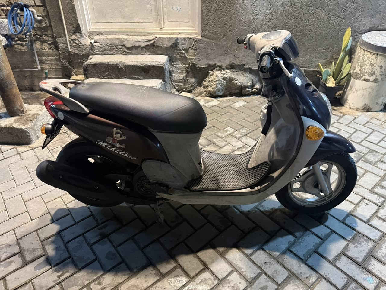 السلام عليكم فله جديده رمبه مكفوله دراجه نضيفه صار شهرين نازله من رمبه موديل 2010 كله ختم واحد مكاني مدينة الصدر شراي واتساب ***********
