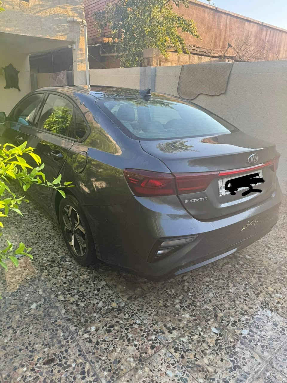 كيا فورتي 2020 رقم دولي هزه سنويه لوحات جدد باسمي 
بيه اربع قطع صبغ مكينه 2000 دوش تبريد تدفئه شغال 
رقم شاصي مرفق السعر 105 ورقه ***********
