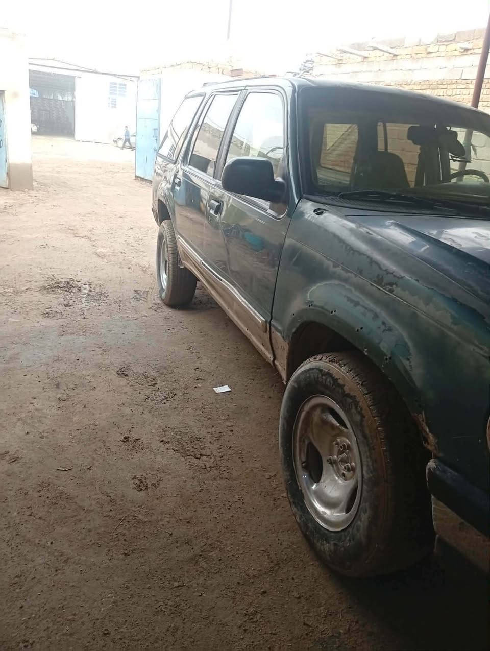 للبيع او المراوس فورد اكس بلور 
اشعندك نزل خصوصا اذا مارك 
محور كير محرك راس الثور
***********
