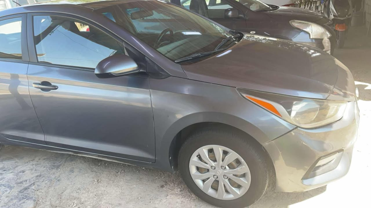 السلام عليكم
شبابنا الغالين 
اكسنت امريكية موديل 2019 سيارة حادثه بنيد وجاملغ وبيهة كم رصعة بالعراق حالوب 
لون فيلي 
سيارة كلش نظيفة وما ممعتازة اي شي كاملة مكملة 
رقم بغداد باسمنا للبيع 
تفاصيل اكثر الاتصال 

‭0790 515 9821‬ ابو سامر 
عنواني بغداد - الكرادة داخل
