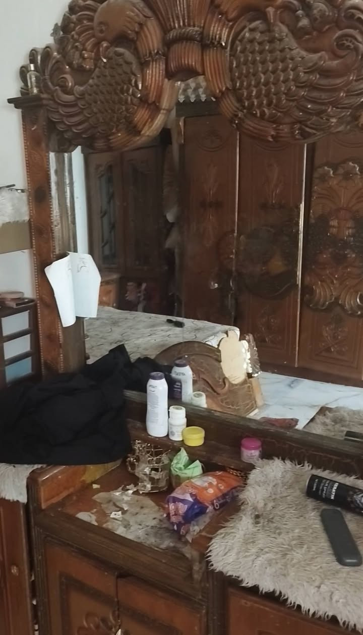 غرفه نوم عوزه ترتيب بسيط سعر مناسب250الف شراي ينتصل وخادم
***********
