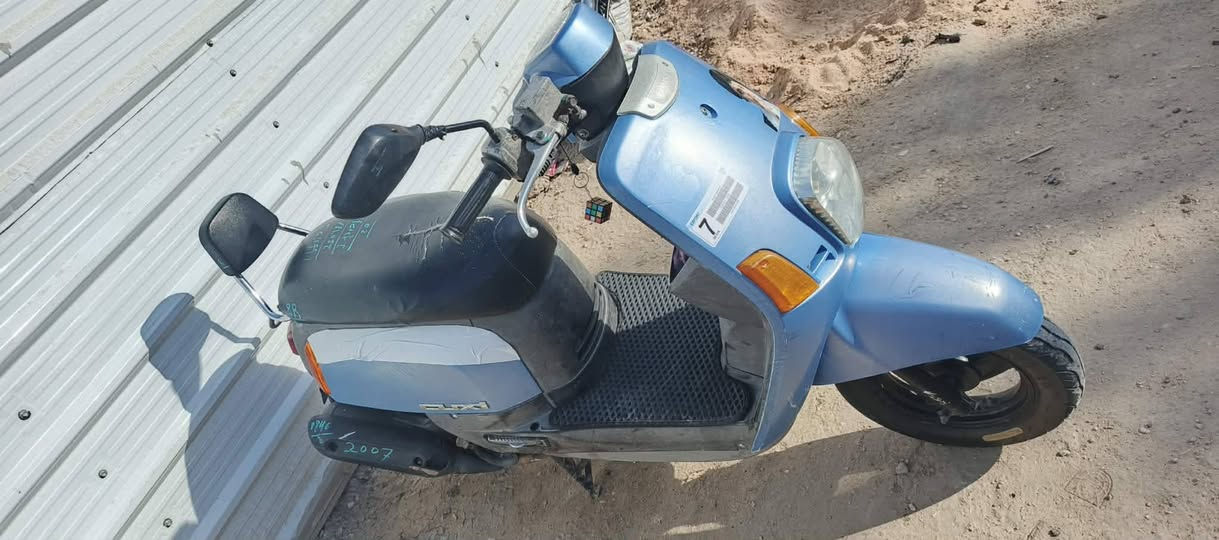 سلام عليكم دراجه ماكس بوليس لبيع صارله 3 تشر من نازله من لربنه دراجه جديده بس مبدل كفره جان سود وبدلته بهاذه لون مكفوله كفاله عامه ماحاط سبانه عليه مكاني ديوانيه قضاء عفك شراي يتصل ***********
