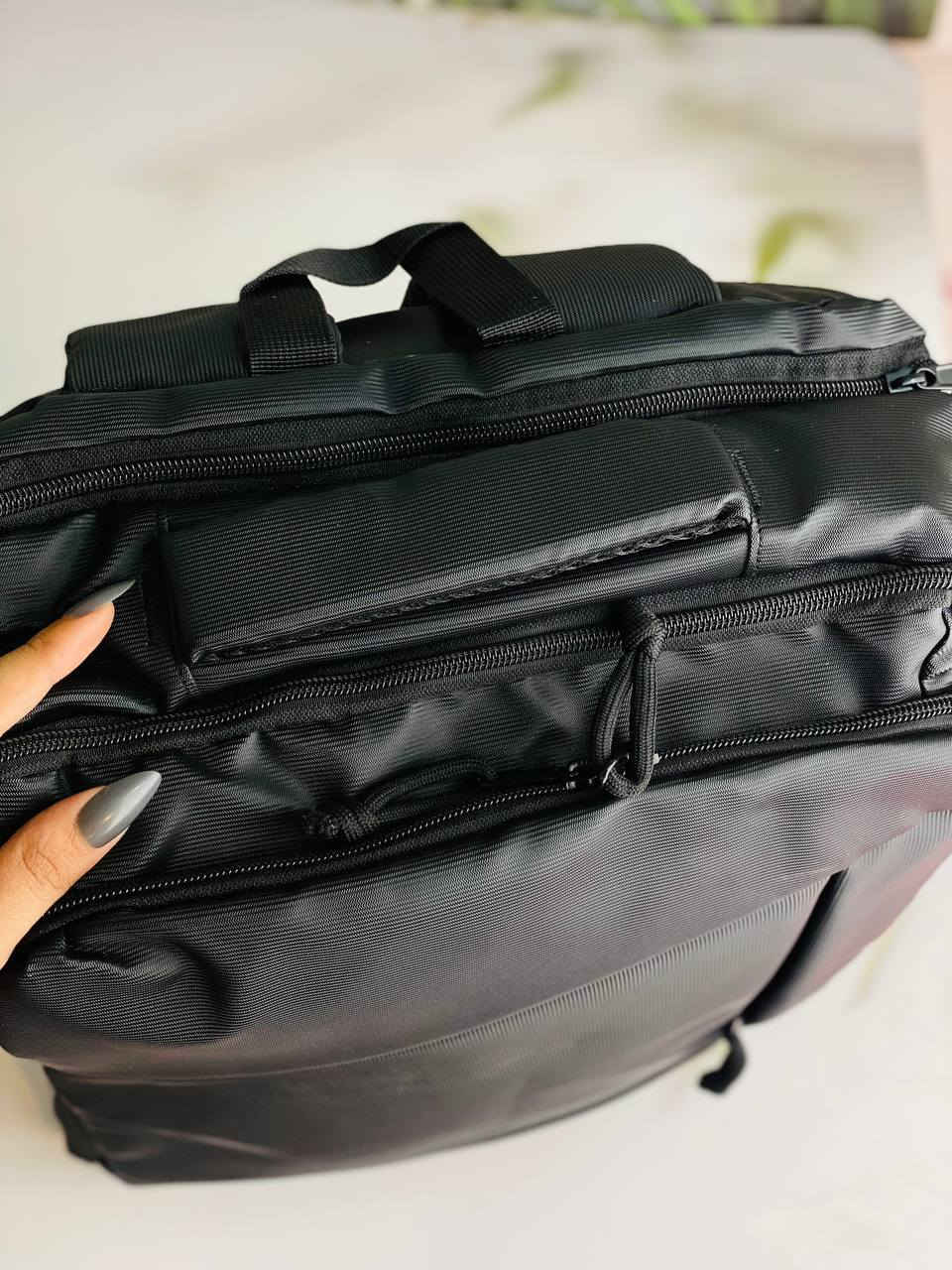 حقيبة ظهر عصرية من نوع مميز، وتتميز بتصميمها المتعدد الوظائف المناسب للعمل والسفر. 💼

🎒 مثالية للسفر، الدوام، والطلعات اليومية  
💧 فصل ذكي بين الأغراض الجافة والرطبة  
📱 مساحة منظمة لكل احتياجاتك (لابتوب، موبايل، مستلزماتك)  
🧳 خفيفة ومريحة بالحمل مع تصميم أنيق  
🔒 تحتوي على ٤ سحّابات لسهولة التنظيم والوصول السريع  

💚 خليكِ مرتبة وأنيقة بكل وقت!

مراسله الصفحه خاص للاستفسار والحجز
يوجد خدمة توصيل لجميع محافظات العراق


**إذا كنت صاحب هذا الإعلان وتريد حذفه لأي سبب، رجاءا أرسل رسالة إلى الدعم الفني**