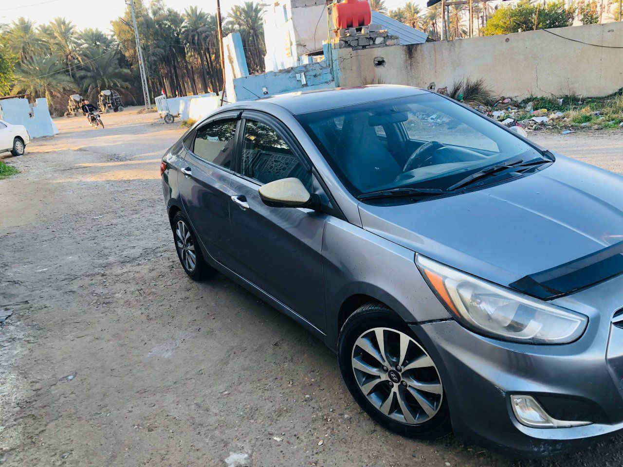 السلام عليكم
اكسنت موديل 14 وارد امريكي 
ضررها فقط ضربه بالصندوك والحوض سليم ما متأذي والصور هاي كدامكم 
مكفوله كير ومحرك وكهربائيات وكلشي
والسياره غنيه عن التعريف
سنويه باسمي وتحويل ثاني يوم
سعرها 75 ورقه وبيها مجال بسيط
مكاني ديالى بعقوبه 7 نيسان
ما متواجد على الفيس وهذا رقمي
***********
