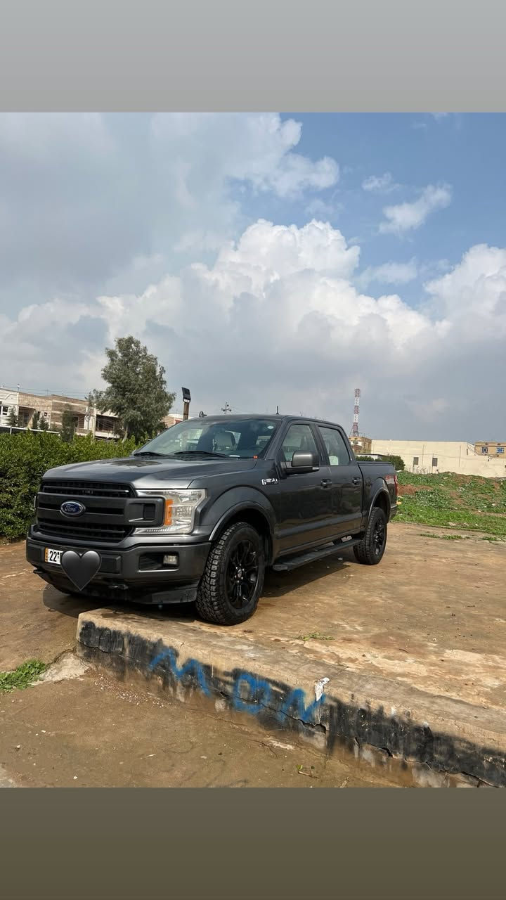 فورد ف ١٥٠ موديل ٢٠١٨ مواسفات  4x4xlt v8 تنها دوو بستى سبوخ و يه ك بستى تحديله پيشو پيشت كه پس مكينه كراوه 
مواسفاتى كوشين كارباى كوشين هيتر  سكليتر موتحرك بريك بسمه كاميره شاشه گه وره دبل اكسل گير له حه رز شغال جه ند مواسفاتى تر
نرخ 210$
***********
فوردf150 مواصفاتxlt  دفع روباعى 4x4 محركv8 50lt 
صبغ شبرين تعديل بارد شبر مكينه مفتوحه خلفي و امامي كبس بدون دواخل بدون ايرباك 
مواصفات 
الكشن تدفئه 
الكشن كهربائي 
شاشة جبيره 
الكاميره خلفي
الحساسات خلفي 
الگير طرح 
شغال وباقي المواصفات…
السعر ٢١٠$
