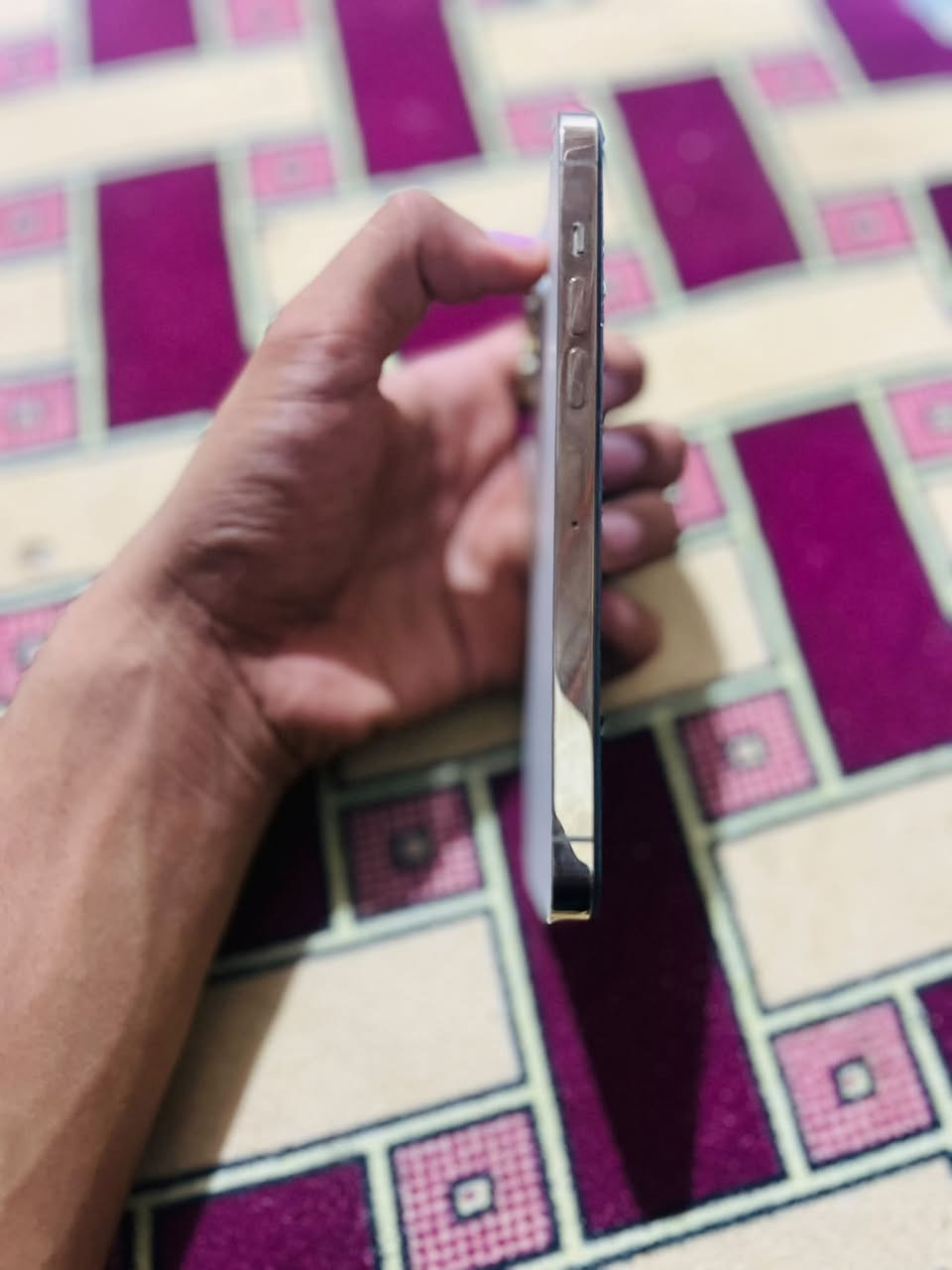 13 برو ماكس 

بطاريه 85 

ذاكرة ٢٥٦ 
شرق أوسط 

التلفون مكفول بس مبدل شاشه تفصيخ من تلفون ثاني 

السعر 775 
وبي مجال 

التواصل ***********
