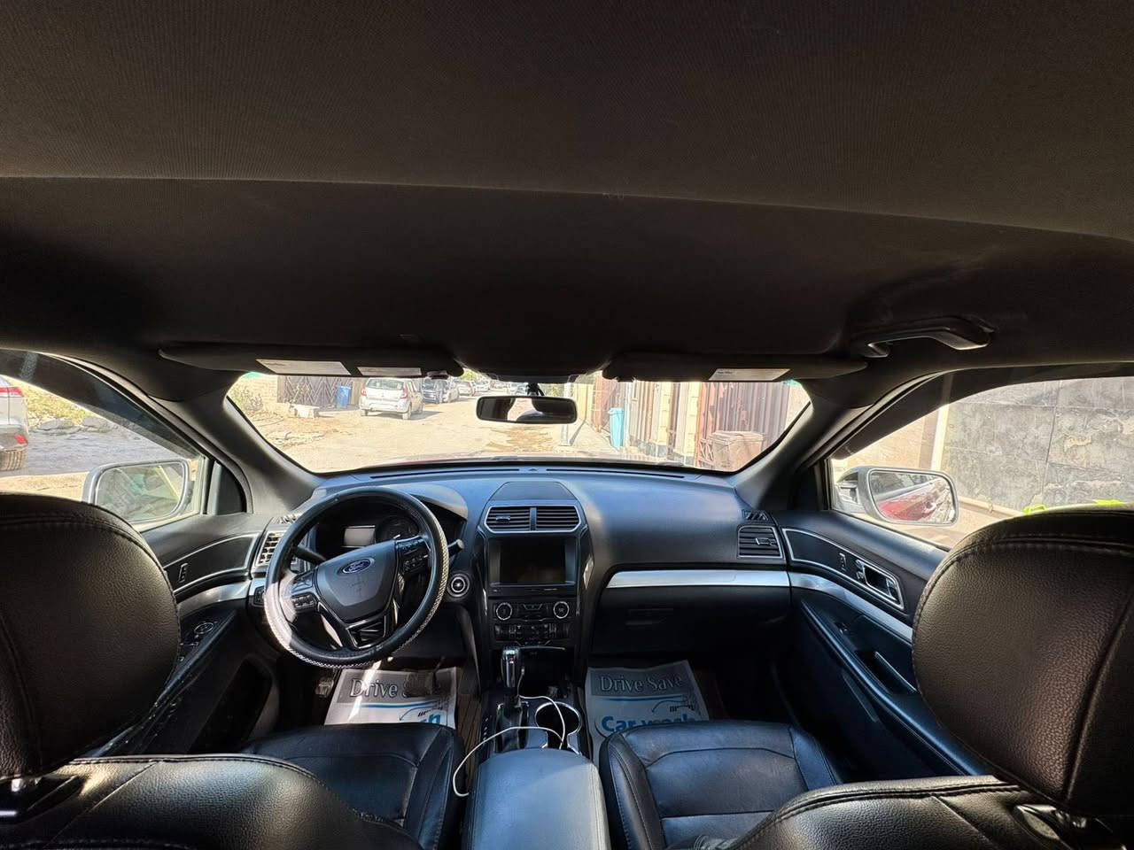 فقط بيع  بدون مراوس
السعر  بيه  مجال 165🚗 للبيع:

 فورد إكسبلورر 2017

📍 مكان السيارة: بغداد - زيونه 

📞 للتواصل: ***********

📊 المسافة المقطوعة: 108000 ميل

🛠️ المحرك: 6 سلندر – 3500cc

⚙️ المواصفات:

• فئة XLT

• ثلاث وضعيات قيادة

• بصمة تشغيل

• تشغيل عن بعد

• مقاعد جلد

• شاشة وسطية كبيرة

• تحكمات ستيرن

• السعة 7 راكب

• صندوق كهربائي

⚠️ أضرار السيارة:

• وارد أمريكي

• صور السونار مرفقة مع الصور

• رقم الشاصي مرفق مع الصور

• الإيرباكات سليمة

📌 تفاصيل إضافية:

• رقم السيارة: أربيل الدولي الجديد

• باسم المالك تحويل مباشر

• السنوية جديدة نافذة حتى 2028 – الهزة جديدة

• لون السيارة:  ماروني
