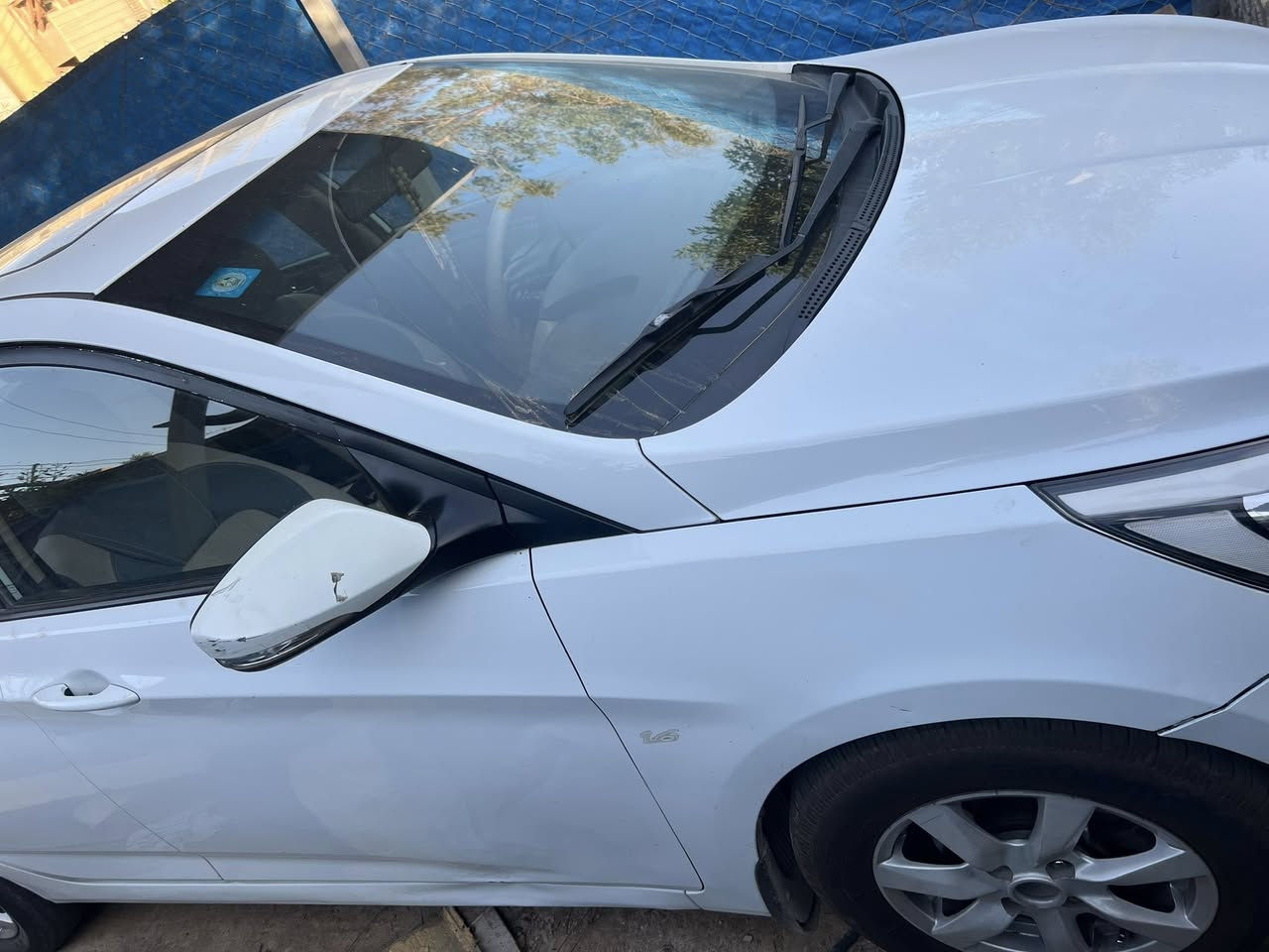 اكسنت 12خليجي

رقم بغداد الجديد باسمي
مابيه صبغ

فول مواصفات 

مكينه 1600

فتحه وشاشه وتحكم ستيرن واشاير بالمري 

ماشيه 110 مكان بغداد 
السعر ع 90 
اتصال ***********
