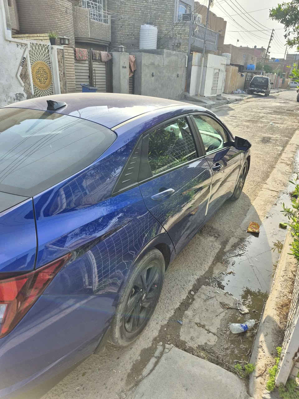 سلام عليكم 
للبيع سياره الانترا موديل 2023 بحالة ممتازه 
المواصفات 
تشغيل عن بعد
بصمة 
إنارة ترحيب 
تحكم جهتين
مكينه 2000
صبغ فقط دعاميه خلفيه
سياره باسمي  
للاستفسار 
*********** بغداد, العراق
