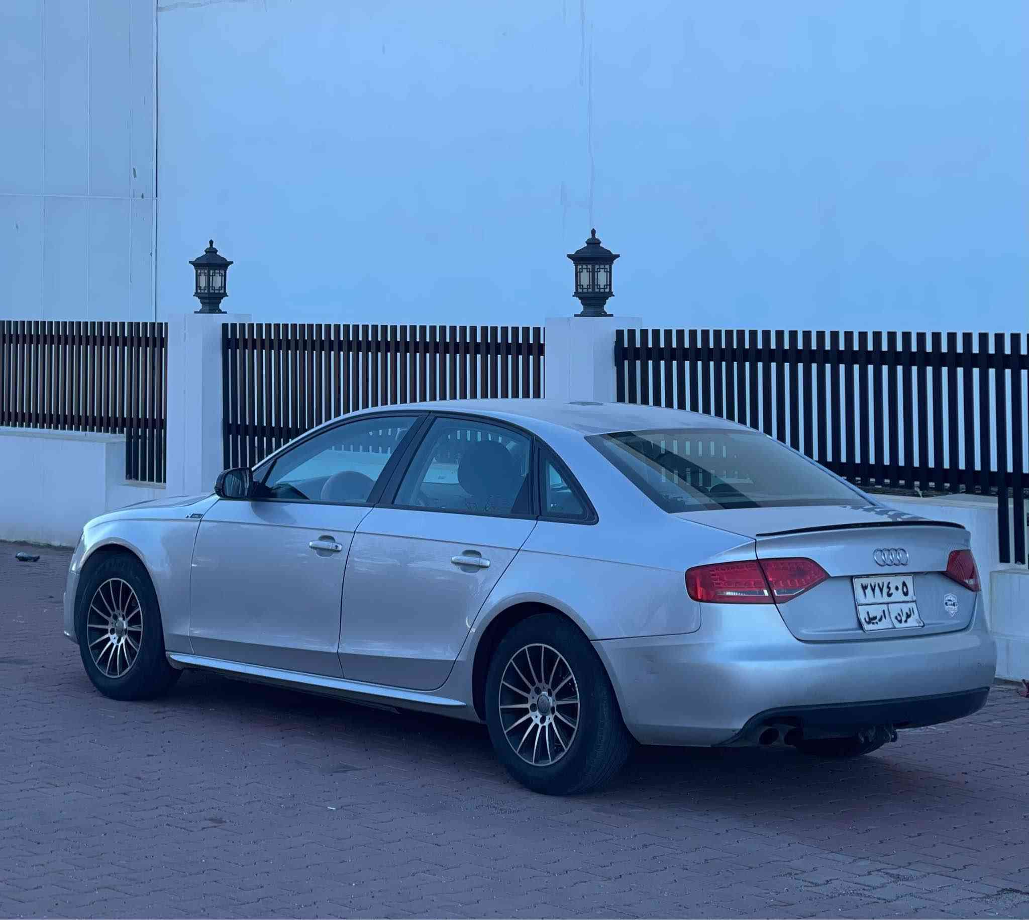 رقم كورك - ***********
واتساب -***********
للبيع و مراوسه 
سيارة اودي A4 موديل 2011 فول مواصفات ماعدا فتحة السقف محرك 4 سلندر گير محرك كهربائيات كله جديد و شرط 4 تايرات جديد سعرها 88 ورقه و بيها 20 ورقه غرامه ينزل ع سعرها تحويل شرط السياره بيها 2 صبغ بدون دواخل مكان السياره عقره بين اربيل و دهوك اكر, نينوى
