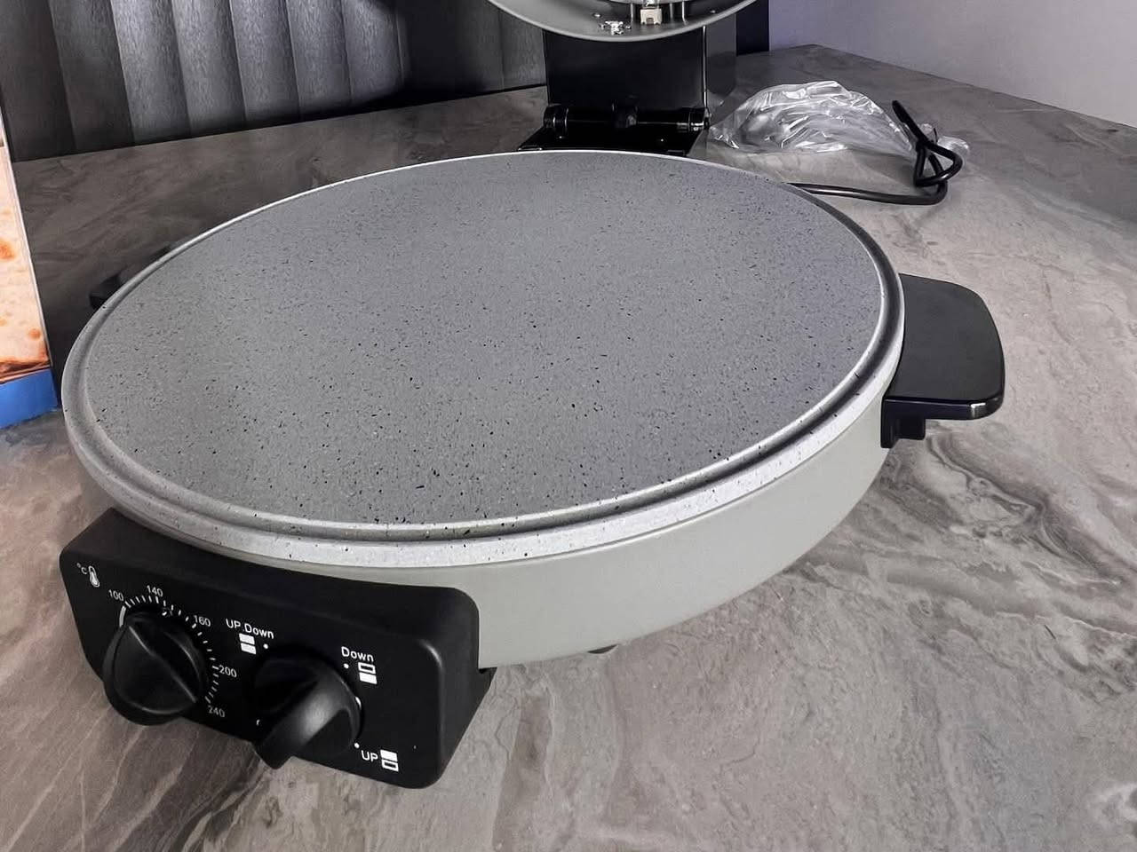 لما تختارين خبازة Embleme، إنتِ تختارين الجودة والمتانة 👌✨
🔥 أداء قوي
🔥 توزيع حرارة مثالي
🔥 نتائج تفرح القلب من أول استخدام
🌸 بيتك عدنا 🌸
الوكيل الحصري في كربلاء لشركة Embleme
📍 العنوان: كربلاء – حي الموظفين – شارع مدرسة جمانة
📞 ***********
اختاري الصح… وخلي مطبخج يلمع بأجهزة مضمونة 💗
