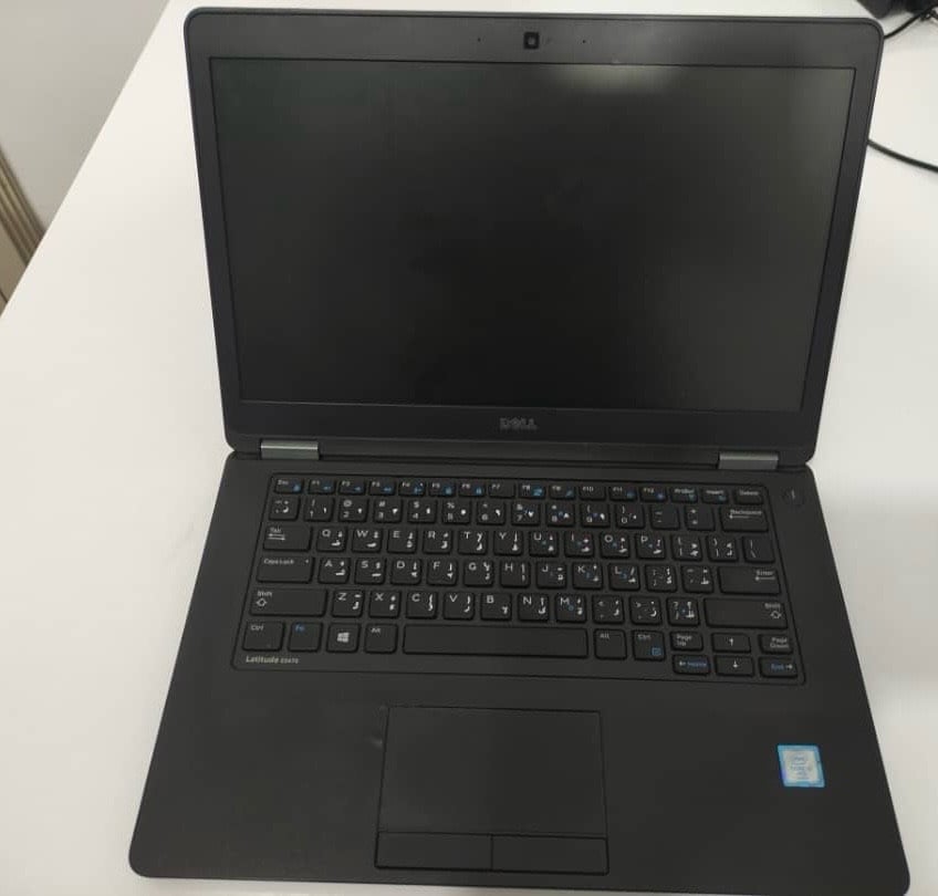 لابتوب Dell Latitude E5470 (Core i5 جيل سادس) - السعر 190 ألف

السلام عليكم ورحمة الله،

للبيع لابتوب ديل (Dell) موديل Latitude E5470، لابتوب فئة أعمال نظيف جداً وجاهز للاستخدام المباشر. الجهاز سريع جداً بفضل هارد الـ SSD ومنصب عليه ويندوز 11 وأوفيس 2016.

💻 المواصفات بالتفصيل:

 * الموديل: Dell Latitude E5470

 * المعالج (CPU): Intel® Core™ i5-6200U (الجيل السادس)

 * الرام (RAM): 8 جيجابايت (8GB)

 * كرت الشاشة (GPU): Intel® HD Graphics 520 (مدمج)

 * نظام التشغيل: Windows 11 (أصلي)

 * الشاشة: دقة 1366x768 (HD)

 * البرامج: مُنصب عليه مجموعة أوفيس 2016 (وورد، إكسل...إلخ)

✅ حالة الجهاز والملحقات:

 * التخزين (الهارد): هارد سريع جداً SSD بحجم 256 جيجابايت (يفتح النظام بثواني).

 * البطارية: ممتازة، تدوم حوالي 3 ساعات (حسب الاستخدام).

 * النظافة: الجهاز نظيف جداً ومكفول من أي مشكلة.

 * الملحقات: يأتي معه الشاحن الأصلي + ماوس هدية.

💰 السعر والمكان:

 * السعر: 190 ألف دينار

 * المكان: الناصرية - الشموخ.

للتواصل والاستفسار، يرجى إرسال رساله على الوات ساب 



‭0777 364 4026‬