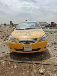 بيوادي ٢٠١٣ السيارة مكفوله من الصبغ وتبديل بس الجاملغ مال السايق بي با...