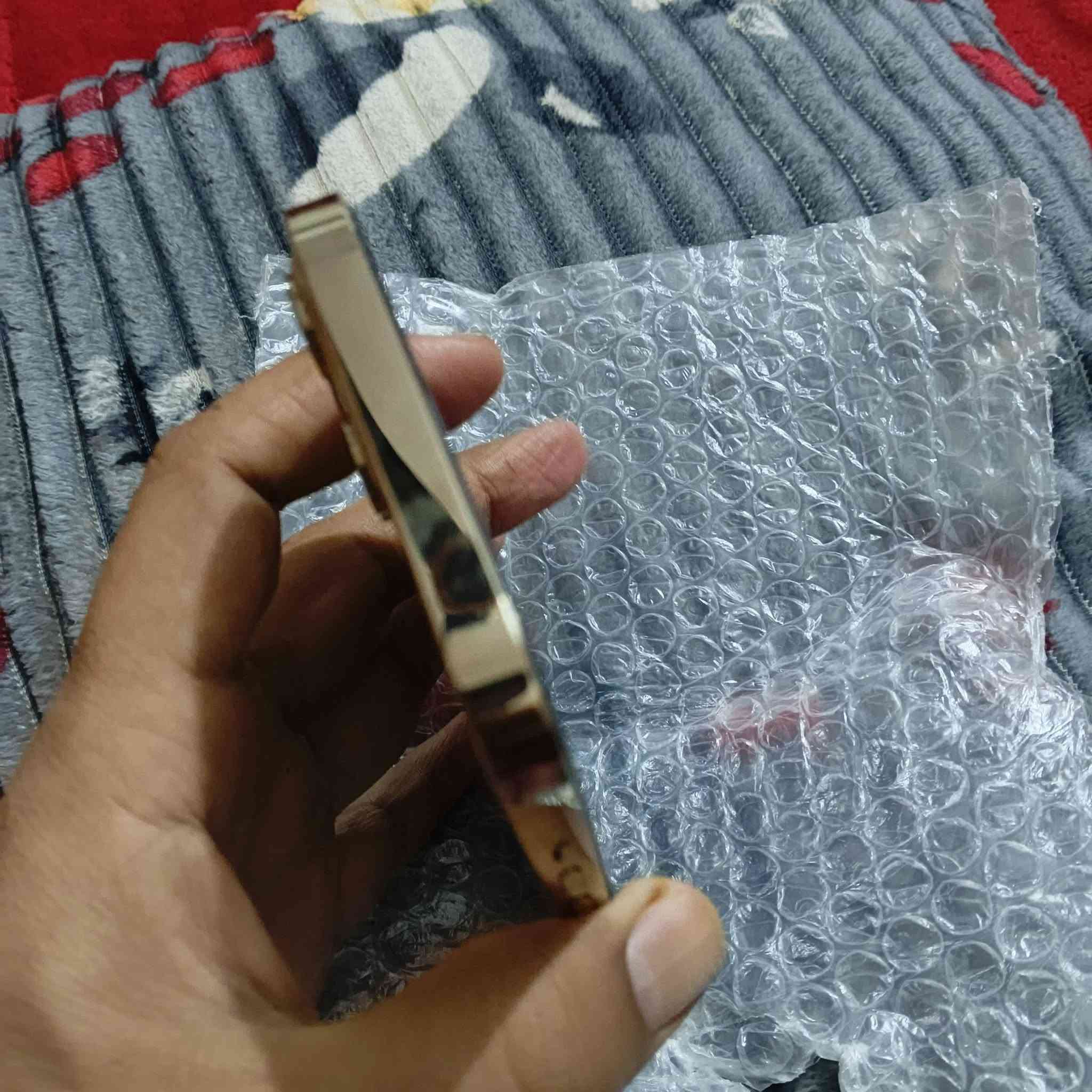 السلام عليكم ايفون 12 برو ماكس نضافته فول بطارية 78 ذاكرة 128 مبدل شاشه اصليه ابل وكامير اصليه من ابل الاتصال ***********
