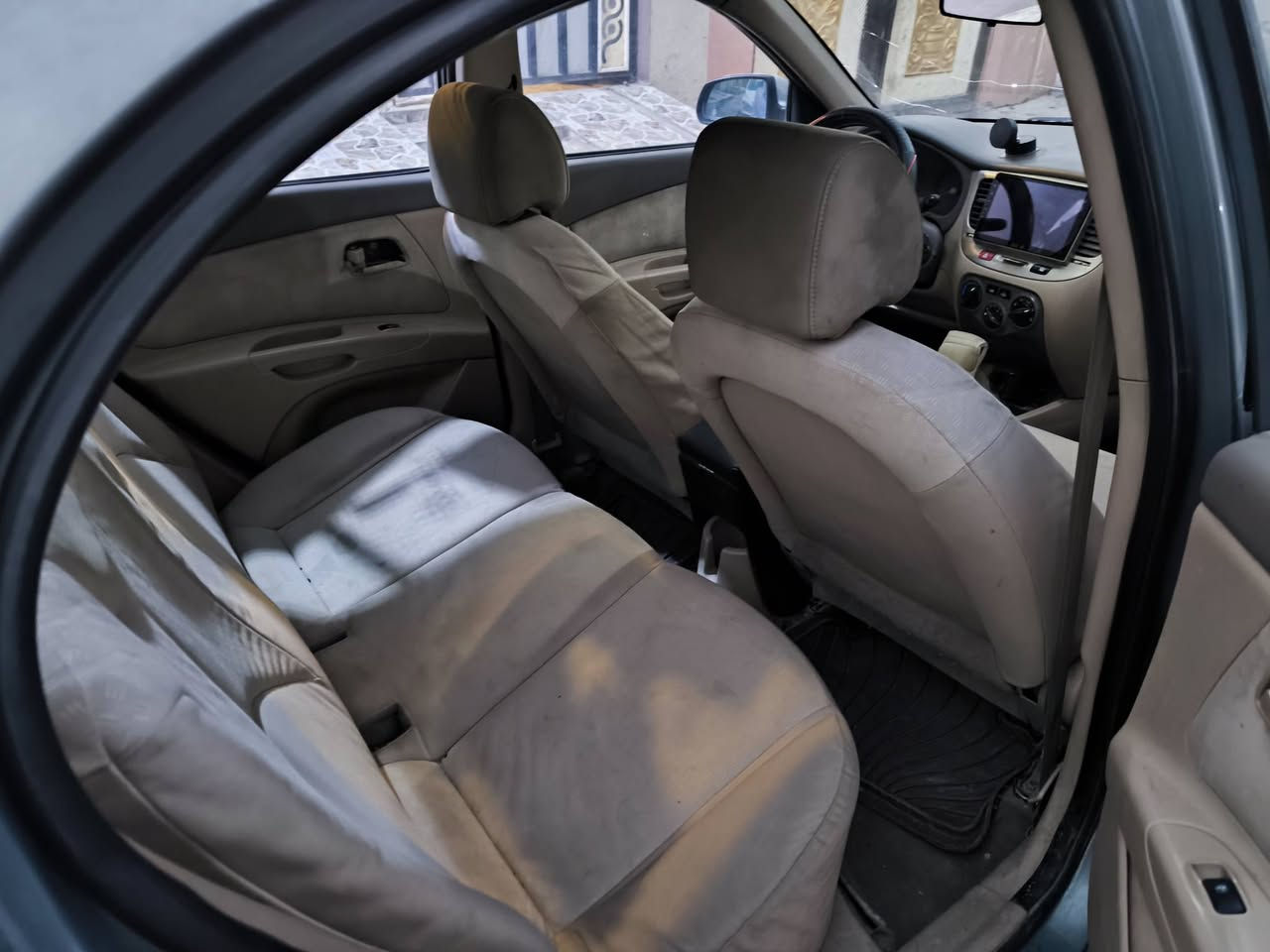 سلام عليكم 
ريو ٢٠٠٨ للبيع 
رقم بغداد مشروع وطني تريد وكالة تحويل حسب القناعة 
تبريد تدفئة كهربائيات كلها شغالة عدا جام الي خلف السائق طخم مبدل جديد .. تايرات الأربعة جديدة 
سعر ٧٧ $
***********
***********
