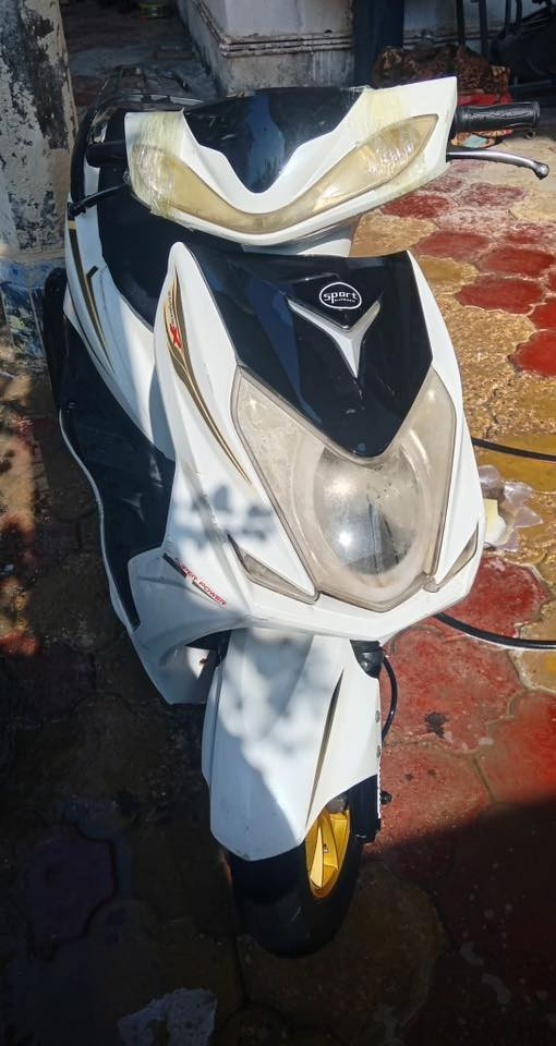 سكنس للبيع او المراوس قبل اسبوعين مجفتها ما ناقصها برغي السعر 250و بيها مجال***********واتساب
