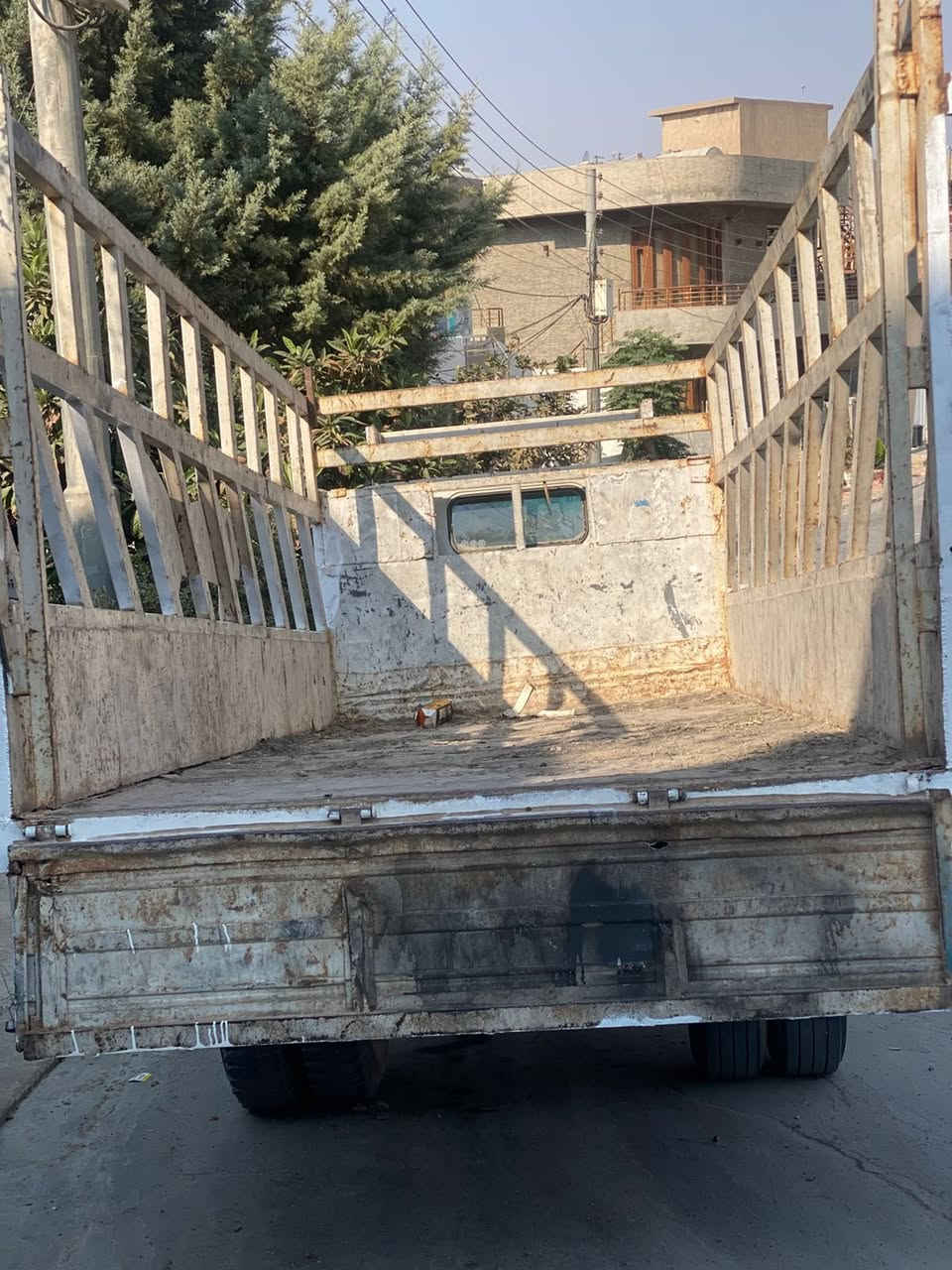 كنتر موديل ٨٨ سنوية عظم عاج صالحة لل٢٦ 
طول البدي ٥ م 
محرك ٤٠٠٠ فحل 
گير محرك شاصي كفالة 
السيارة مكانها سليمانية 
السعر ٦٥ وبيها مجال 
معلومات اكثر الاتصال
***********
