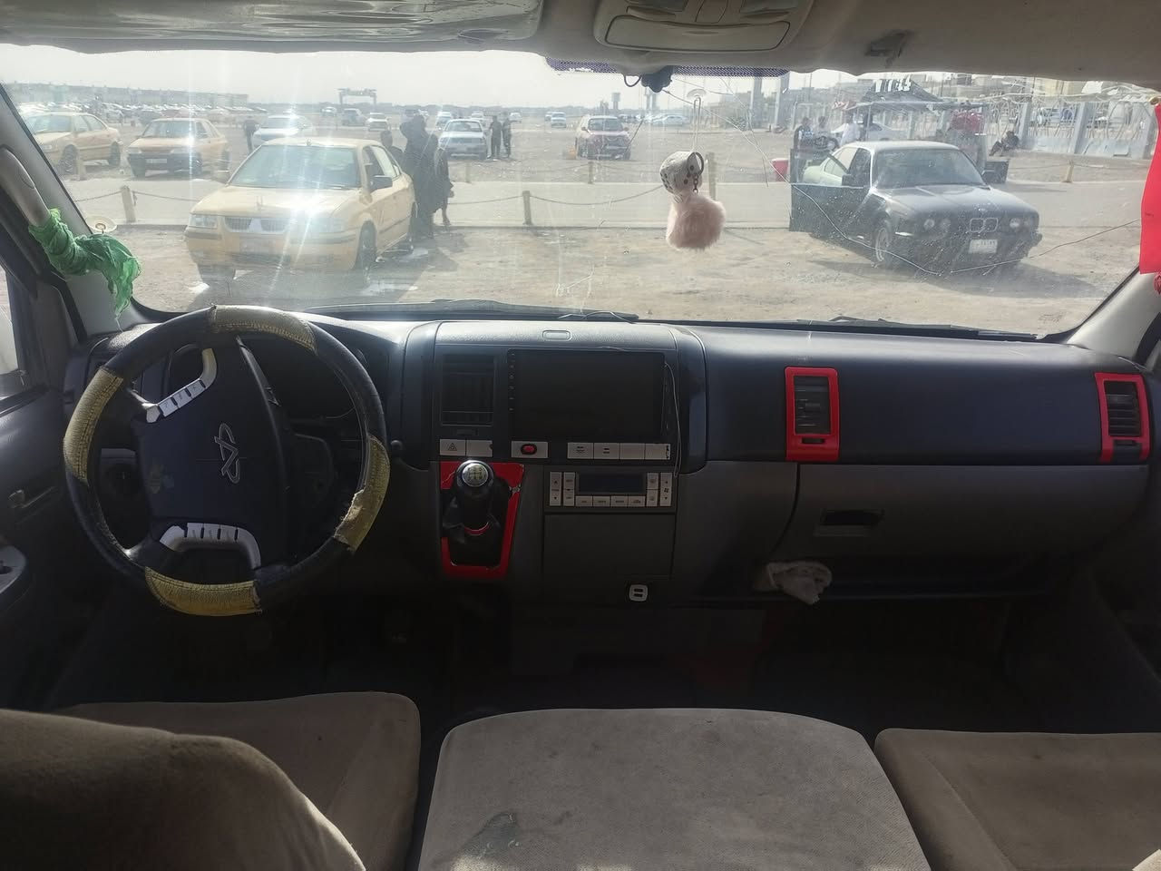 سلام عليكم سياره البيع مديل 2013 سنويه منتهيه 18 مكينه فيفيتي 2500 سعره 50 وبيه مجال رقم الهاتف ***********
