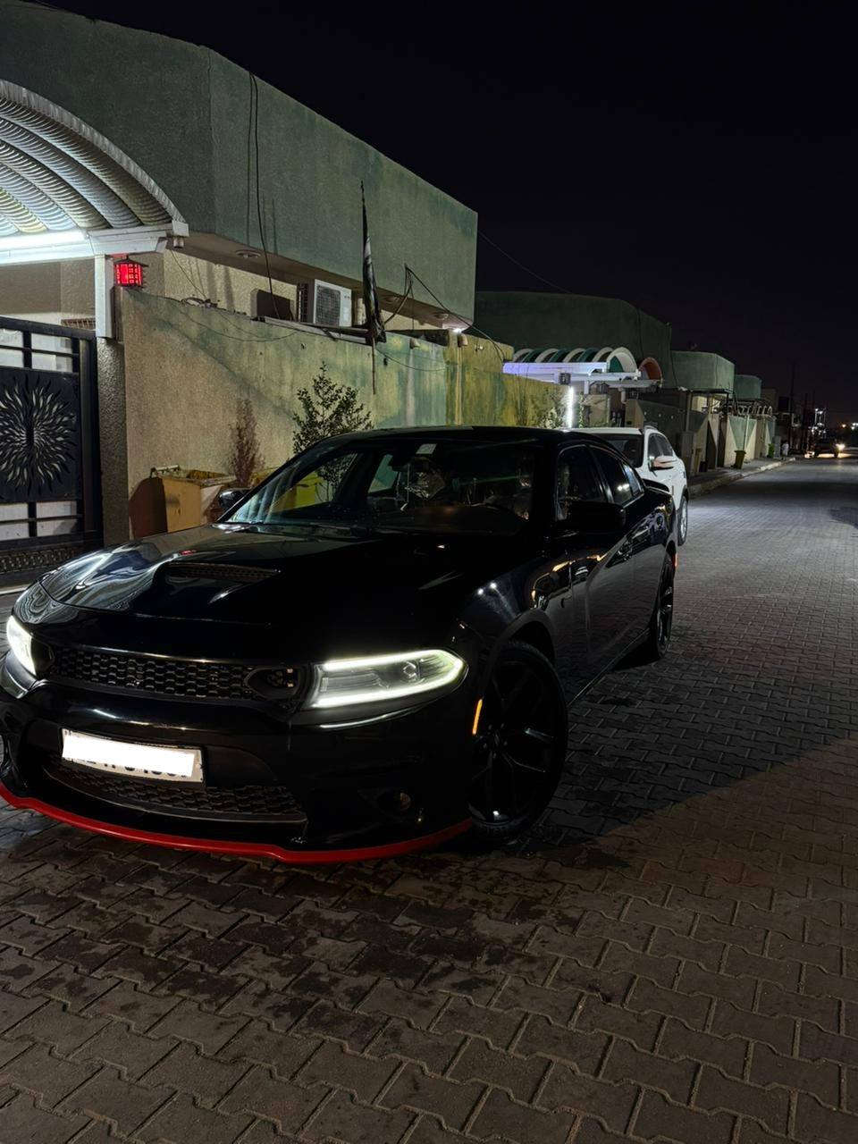 السلام عليكم جارجر للبيع رقم بغداد نكليزي بأسمي موديل 2019 مكينه 6سلندر ناقل حركة؛ اوتوماتيك فول موصفات معده تنته سياره جاهزه مابيه مابيه نقص تايرات گير حداديه تبريد كلها جديد حادث كلش بسيط حافه البنيد ولدعاميه الاماميه تبديل مكانها البصرةالسعر 210
 رقم الهاتف ***********
