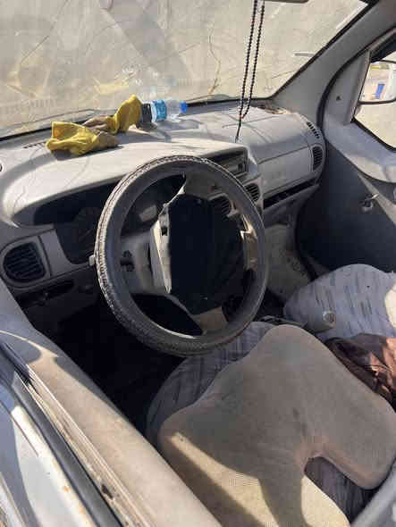 السلام عليكم 
سياره للبيع شنكه 
كير ومحرك شرط 
كما هو امامكم 
السعر 10 وبيه مجال
***********
