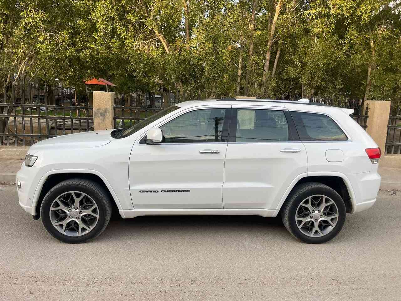 جيب خليجي اوفرلاند 2021
وكاله هارلم رقم بغداد 
فول مواصفات للاخير 
جكات 
 بنوراما 
٣ شاشات 
سماعات / مري شفط / تشغيل عن بعد 
ماشيه٥٢ الف حقيقي 
باسمي سنويه وهزه كله جديد 
مكفوله كفاله عامه عدا بارد جداً بسيط
السعر ٣٣٥ وبيه مجال للشراي 
العنوان بغداد
***********
