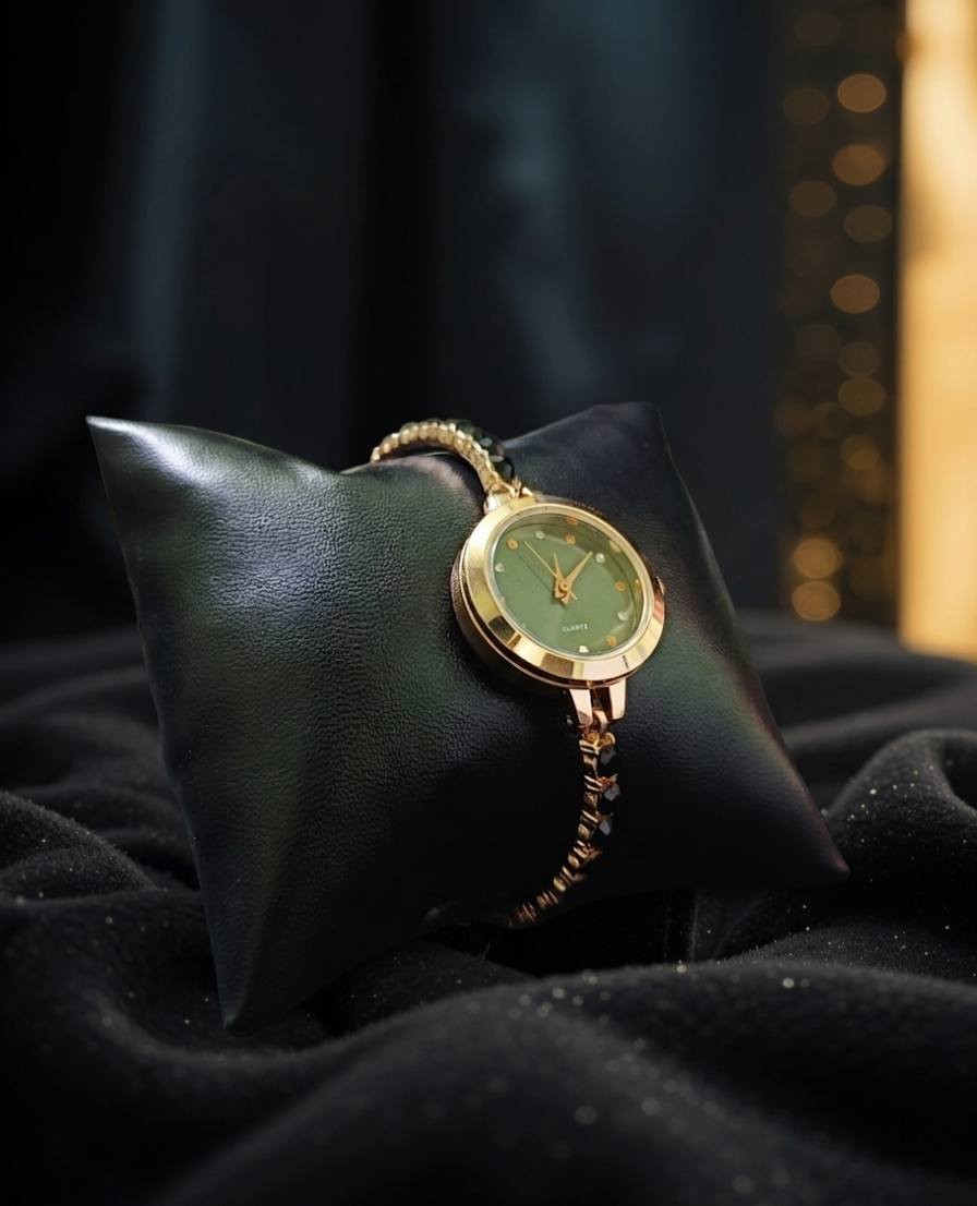 ✨ لأن الأناقة تبدأ من التفاصيل ✨
وصلتنا تشكيلة جديدة من الساعات الفخمة 💎
تصاميم راقية تناسب كل الأذواق (رجالي & نسائي) 😍
🔹 خامة عالية الجودة
🔹 شكل أنيق يلفت الانتباه
🔹 مناسبة لكل المناسبات اليومية والرسمية
خلي ساعتك تحكي عن ذوقك 👌
لا تضيع الفرصة واطلب الآن 📩
📍 الكمية محدودة


**إذا كنت صاحب هذا الإعلان وتريد حذفه لأي سبب، رجاءا أرسل رسالة إلى الدعم الفني**