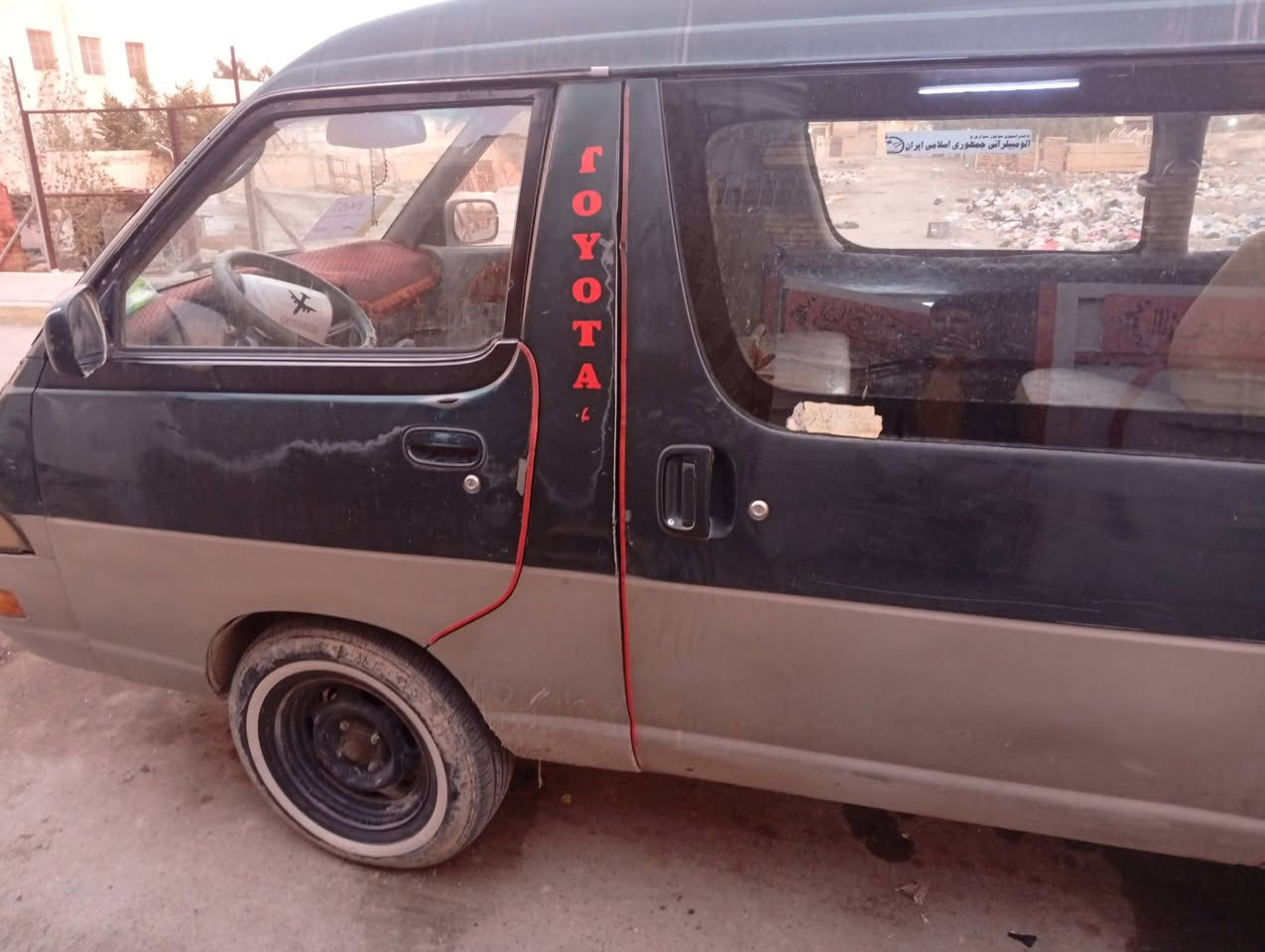 سلام عليكم فارة للبيع نظيفة مكينة شرط كير نظيف صدر جديد كهربائياتهة كلهة شغالة رقم نجف حمل محول انكليزي باقي بس على الاستلام اللوحات سعر 28بيهة مجال قليل مكاني بغداد الحسينية ***********
