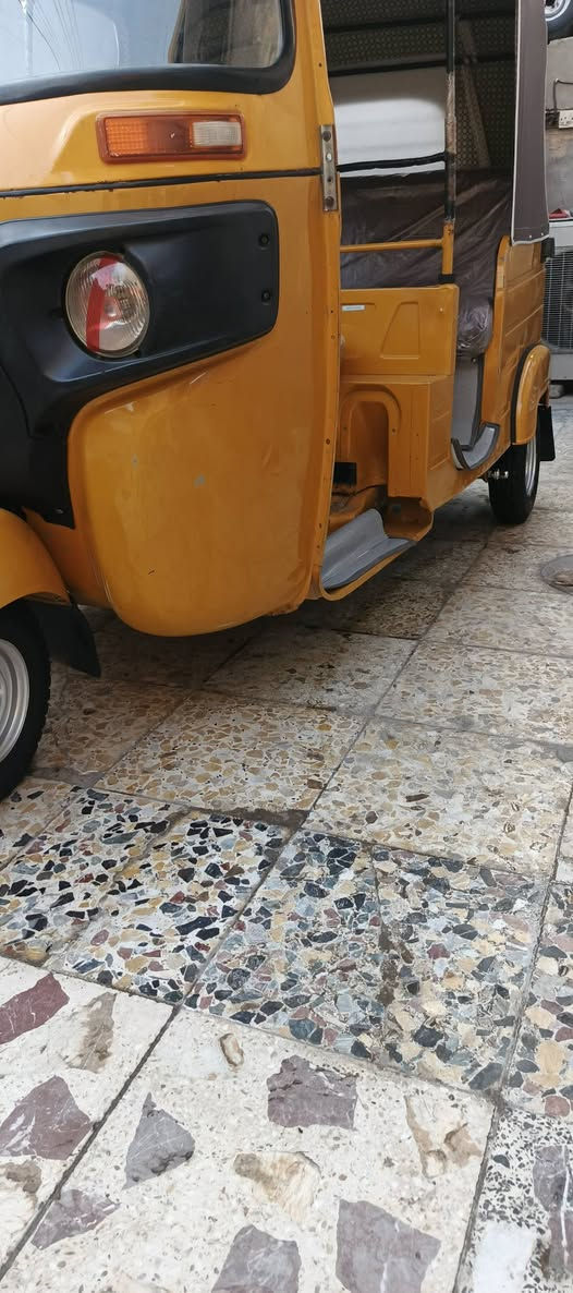 سلام عليكم
تكتك 2020شهر12
بيهة طخة زغير وبارد  بس دوس 
مكينة كفالة 
تخم دبلات تخم تايرات جبلي اصلي 
جادر جديد ظفاير امامي خلفي جديد
 كلشي جديد تكتك 
تكتك كلشي البيهة جديد المكان بغداد العمار***********
