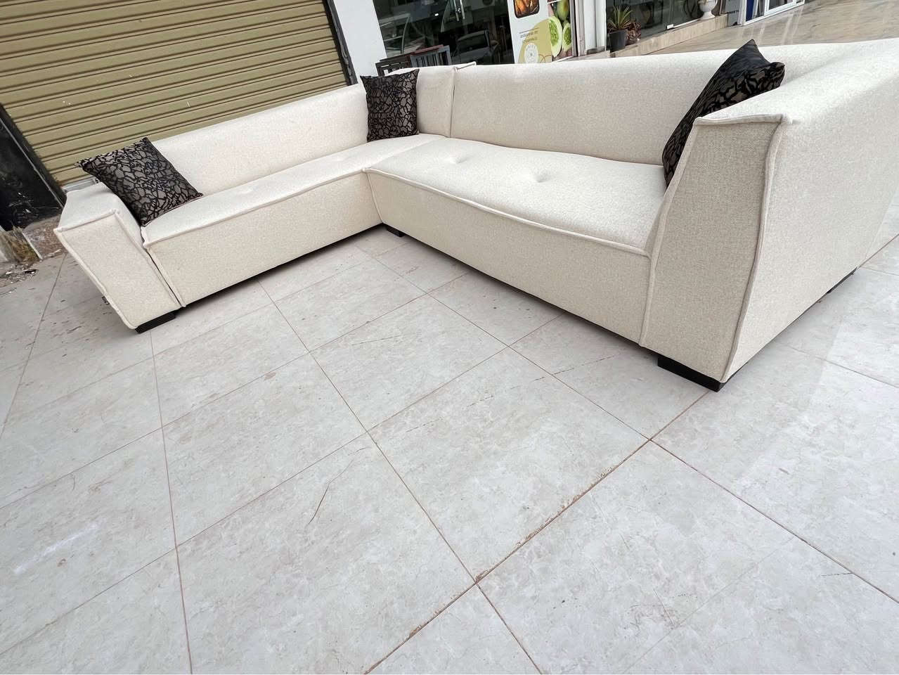 جديد 🪽 
كورنر تركي (6) مقاعد ماركة  England Home 🇹🇷
سعر 465$ ✅ 
قياس 250 في 300
للاستفسار فقط  واتساب ***********
يوجود توصيل 🚚 بغداد 150.000 الف أربيل, العراق
