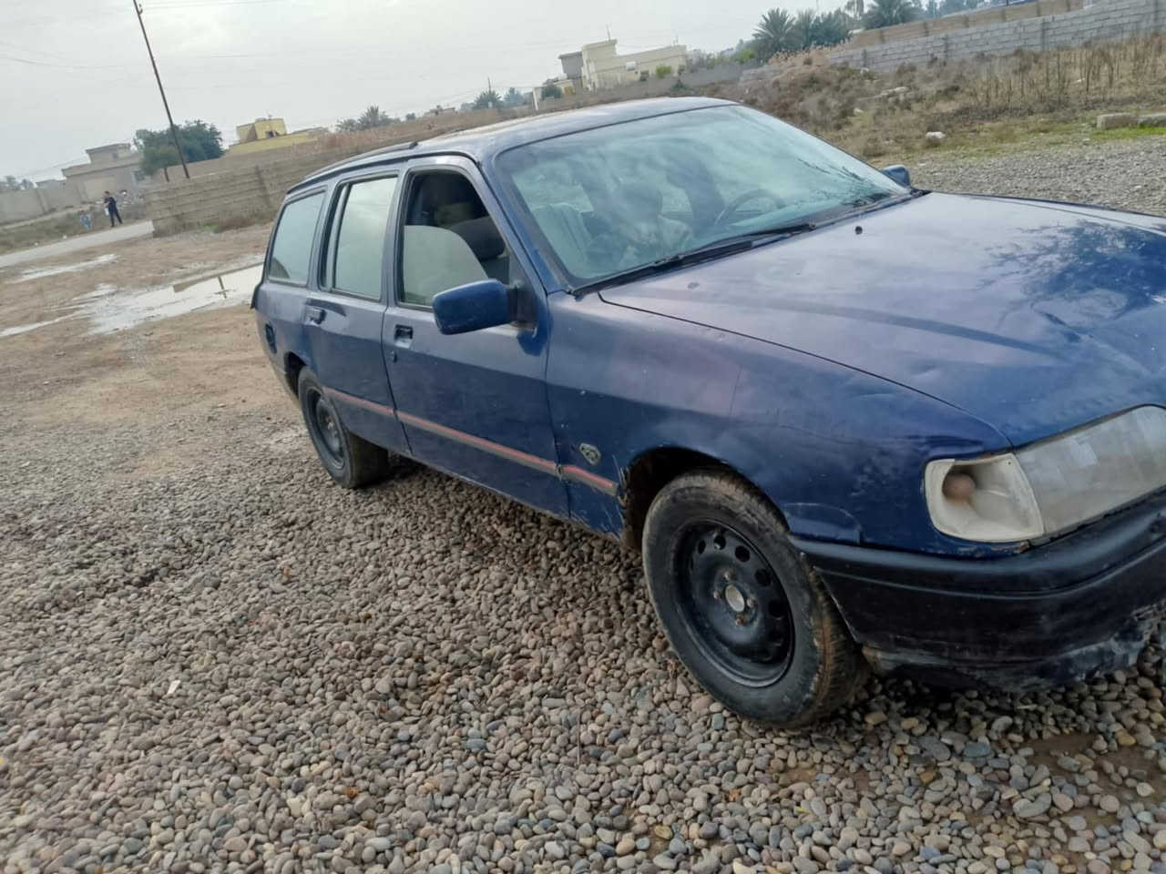 السلام عليكم
فورد ستيشن محرك بداية تبخير كير شرط
السيارة شغالة وراعيها موجود وبيها سنوية
صدر نص عمر تواير نص عمر والباقي شنوف العين 

السعر 10 بيها مجال بسيط 

للاتصال : ‭***********
