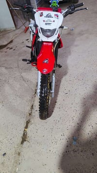 دراجة قفاز كاويارمكينه 250cc جديده بعده كله بلادي بس الصلنصه مبدله sc ...
