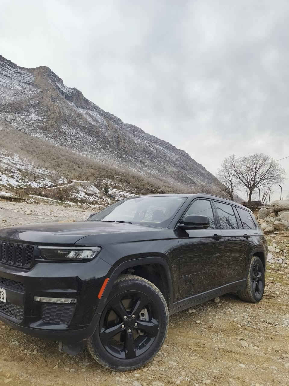 السلام عليكم 
‎جيب كراند شيروكي   limited L  4×4
‎للي يدور نظيف و مناسب 
‎
‎رقم اربيل تحويل ثاني يوم
‎وارد امريكي حادثها موضح بالصور خشم البنيد مصبوغ على كده 
‎بدون تبديل ولا قطعة
‎راس الشاصي يوجد رصعه بدون اي لحيم او صبغ او معجون او فطر لكن تنذكر للأمانة لا اكثر. سيارة واضحة كدامكم رادار لايتات حتى دعاميتها نفسها كلها بلادية
‎
المواصفات :
‎محرك 6 سلندر بانزين
‎بصمة ٤ بيبان و صندوق كهربائي
‎4*4 فور ويل مع ٤ وضعيات قيادة مود درايف
‎شاشة لمس قياس الحجم الجبير تدعم ابل كاربلي و اندرويد اوتو 
‎٦ كامرات منها ٤ محيطيات ٣٦٠ درجة و وحدة بالصندوك بالاعلى خاصة للمرايه الديجيتال و الاخيرة تحت الجامة الامامية لمراقبة الطريق 
‎زراك ماء للكامرات الامامية و الخلفية

مرايه وسطية ديجيتال كاديلاك 🔴
‎نقاط عمياء مع هيتر بالمرايا الجانبية
‎قيادة ذاتية 
‎شفتات ستيرن
‎رادار امامي مع مانع تصادم
‎تحذير الخروج عن المسار 
‎مستشعر نوم السائق
‎حساس امطار ذاتي التشغيل
‎حساسات تقليل الضوضاء داخل مقصورة القيادة
‎شاحن موبايل وايرليس 
‎تعديل وضعيات الستيرن كهربائي
‎انارة داخليه محيطيه 
‎تعديل وضعيات كشن السايق و كشن الراكب كهربائي مع ذاكرة خزن للكشن و الستيرن
‎تبريد كراسي امامية للسائق و الراكب
‎تدفئة كراسي امامية
‎تدفئة ستيرن
‎المقاعد الخلفية Vip منفصلة
‎تدفئة للكراسي خلفية
‎بردات خلفية 
‎سستم صوت
‎نضام الخرائط GPS 
‎اوتو ستارت ستوب 
‎السعر ٢٧٠ و مجالها جدا بسيط دائما ننشرلكم الاسعار المناسبة فقط. الخاص مفتوح و حياكم الله


**إذا كنت صاحب هذا الإعلان وتريد حذفه لأي سبب، رجاءا أرسل رسالة إلى الدعم الفني**