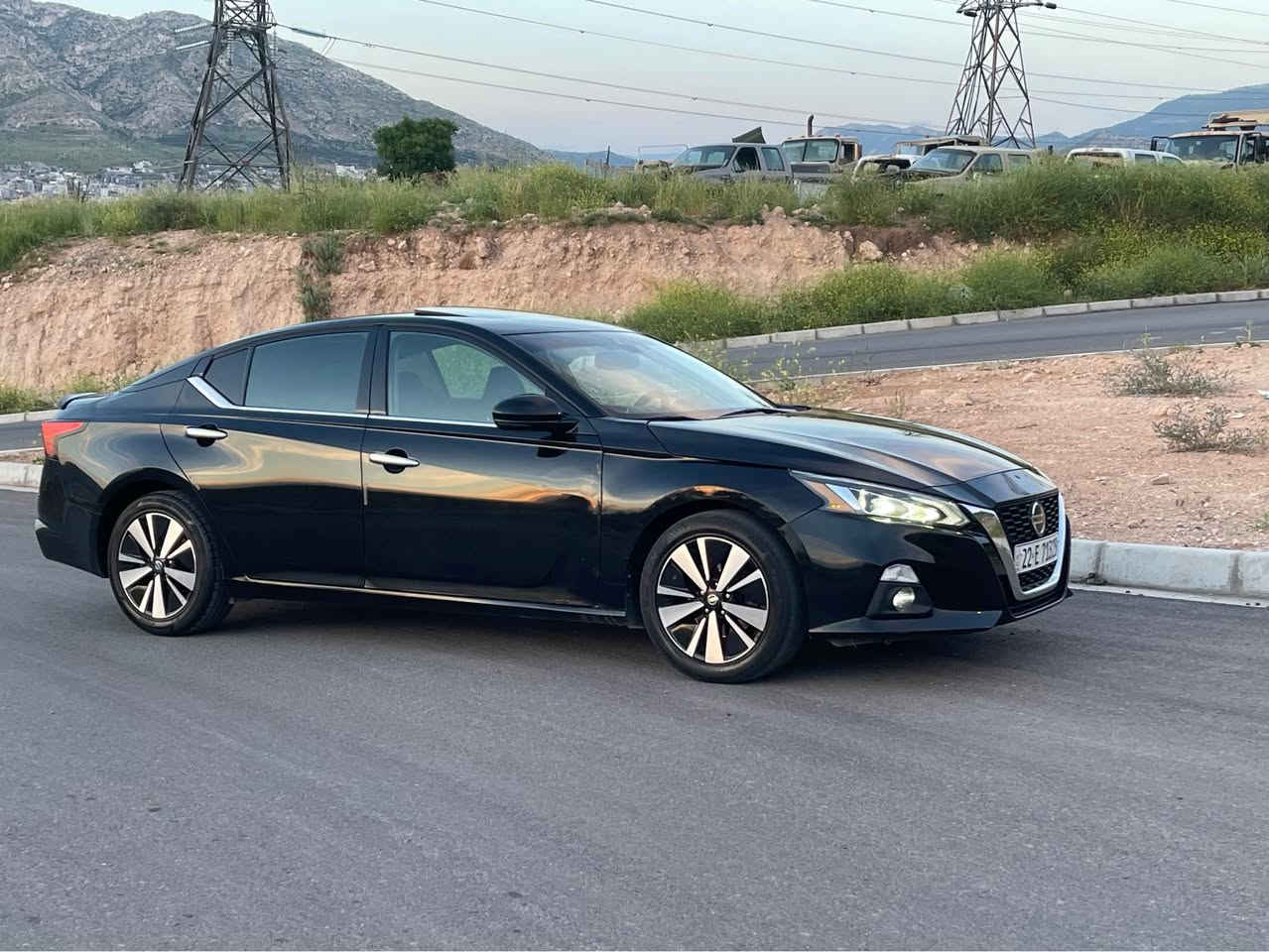 نيسان التيما SL 2020
ماشيه 90 MI
ضرر قطعتين صبغ 
بدون ايرباك 
فول فول مواصفات
للتواصل/ *********** دهوك, العراق
