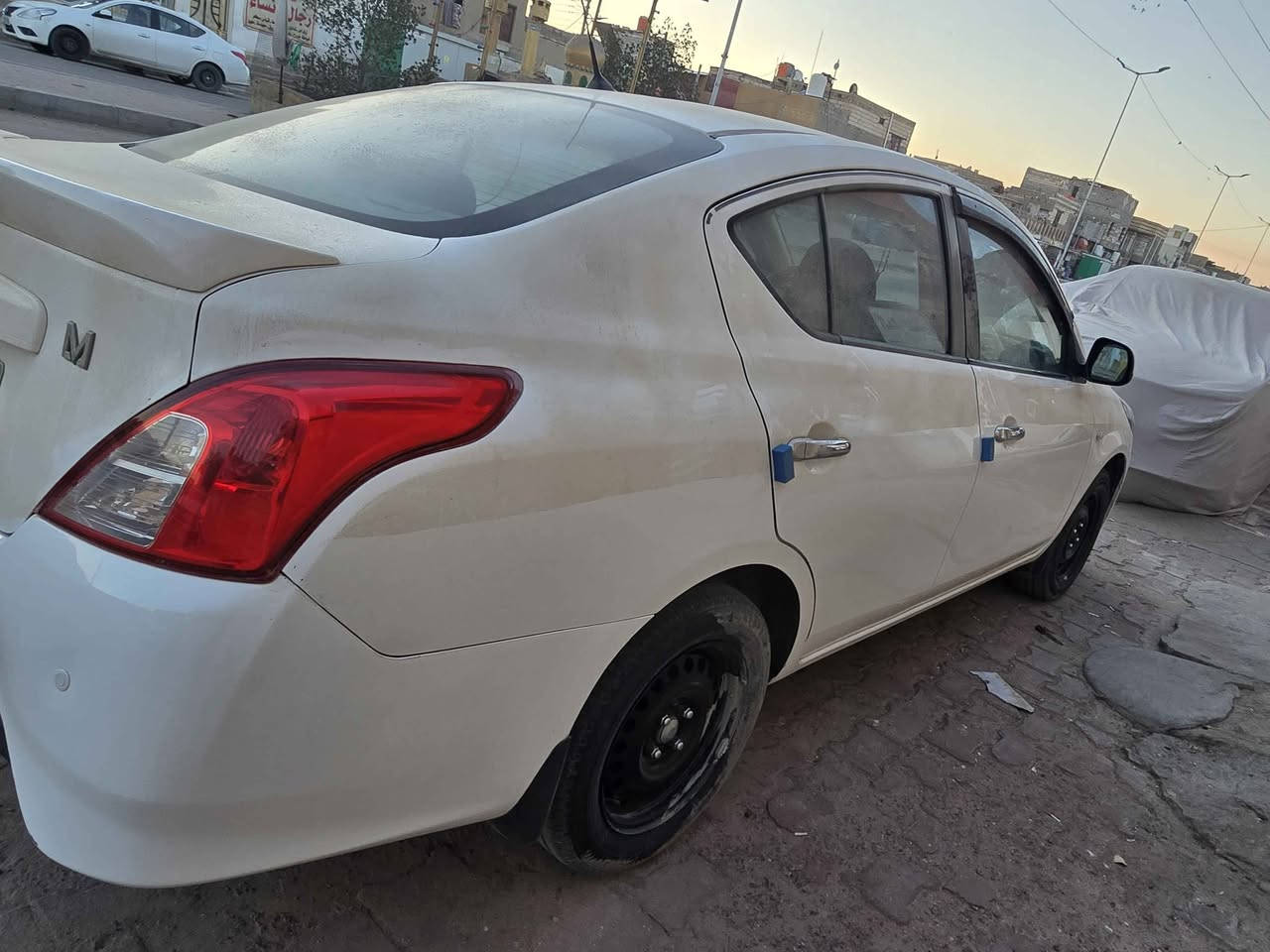 نيسان سني موديل 23 بيعا ضربه بجاملغ الخلفي وبارد بالصندوق مكاني الحيانية شارع 60المستطيل 
رقم النقال *********** البصرة, العراق
