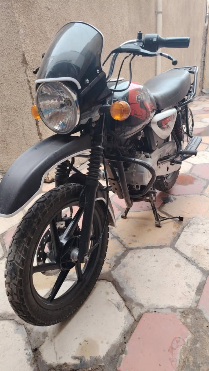 سلام عليكم
درجة بوكسر موديل 23 مرقم بسمي تحويل ثاني يوم مجفته مره وحده دراجه حلوه مرتبه مناقصها شي تجي شوفها شوف العين نقص بيها بس اشارها خلفيه

مكانها 
الامين الثانيه 
سعر 2450 بيها مجال تعال تدلل
رقم ***********
