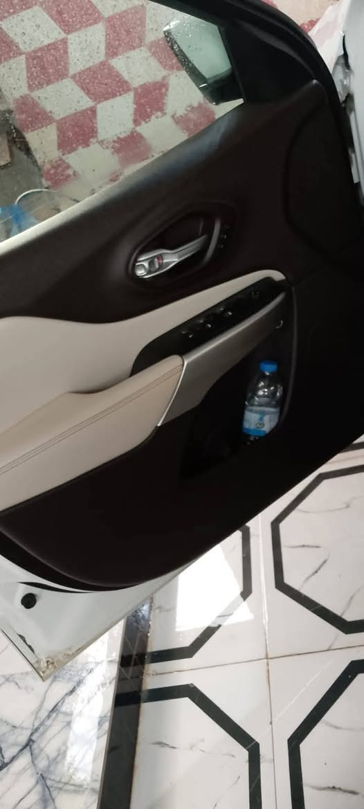 للبيع جيب موديل 16 أوفرلاند فول مواصفات رادار امامي وخلفي توقف ذاتي صندوك شفط سته  سلندر مكفوله كفاله عامه سعر 145مكان العماره ***********
