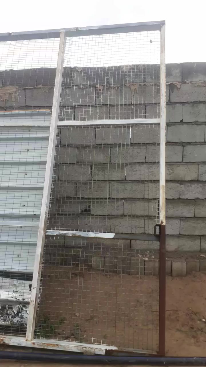 السلام عليكم واجهية 7×3وقمرية سندويش هية وفريم حديد بيهة 5×2لتفيدة اتصل ودلل واتساب *********** مكاني كركوك حولي لايلان
