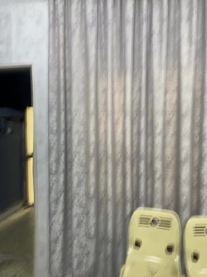 تخم قنفات للبيع
السعر ٢٥٠الف      ١٠ مقاعد
بردات ٣٠ الف طول  البردات ٣ أمتار وعرضهن ٦ أمتار 

العنوان بغداد 
الاتصال ***********
